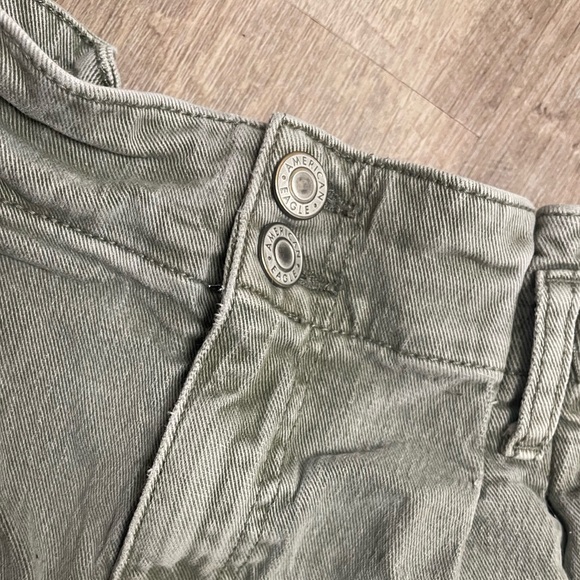 American Eagle Highest Rise Mom Shorts - Picture 4 of 4